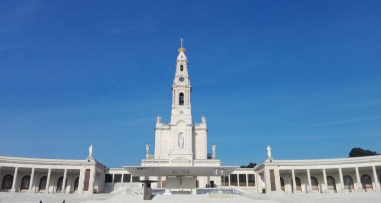 fatima-batalha-alcobaca-nazare-and-obidos-private-tour