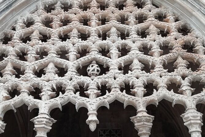 fatima-batalha-alcobaca-nazare-big-waves-and-obidos-from-lisbon-private-tour