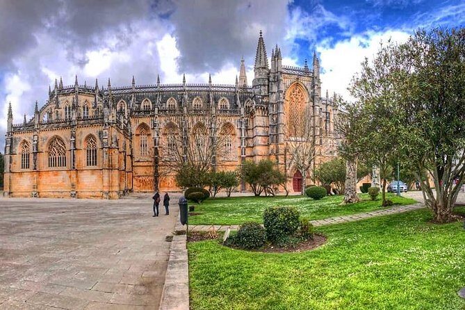 Fátima Batalha Nazaré and Óbidos Private Tour - FAQ
