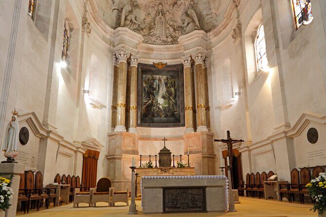 Fatima, Batalha, Nazare, Obidos Small Group Tour From Lisbon - Detailed Breakdown of the Itinerary