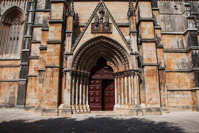 fatima-nazare-and-obidos-full-day-private-tour