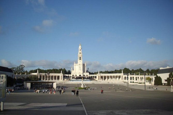 fatima-nazare-and-obidos-small-group-tour-from-lisbon