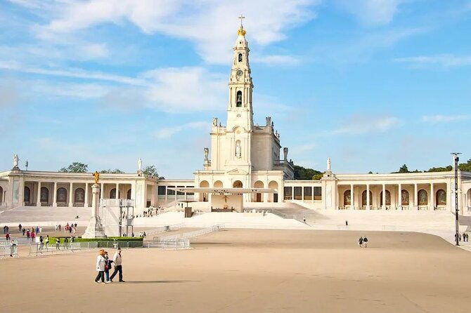 fatima-sanctuary-and-pastorinhos-village-private-tour-from-porto
