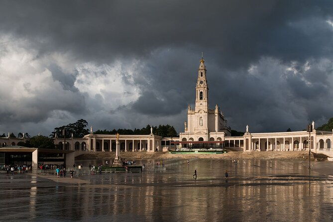 fatima-sanctuary-and-pastorinhos-village-private-tour-from-porto
