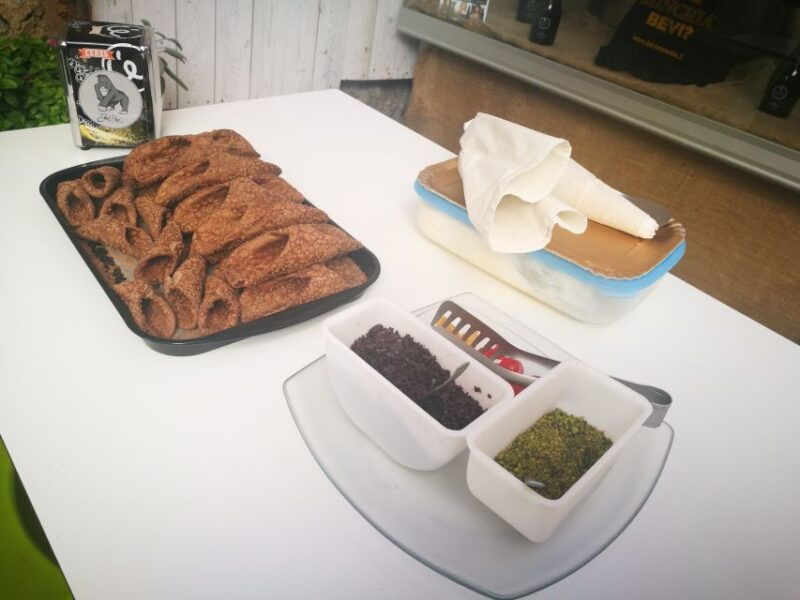 favara-guided-walking-tour-with-cannolo-and-sicilian-lunch