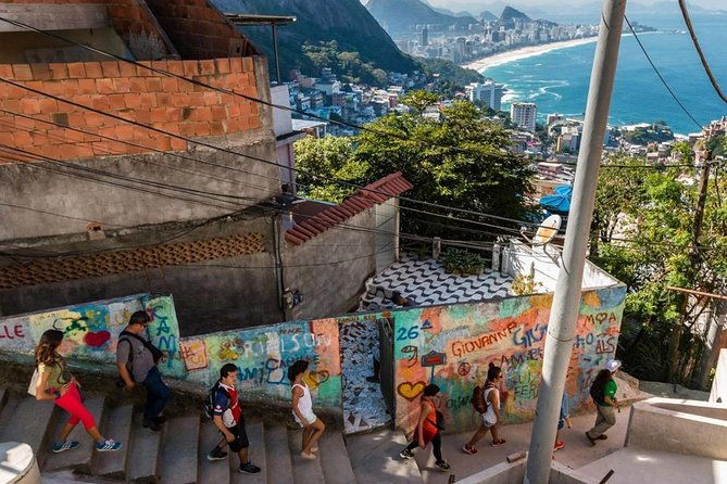 favela-experience-two-brothers-hike