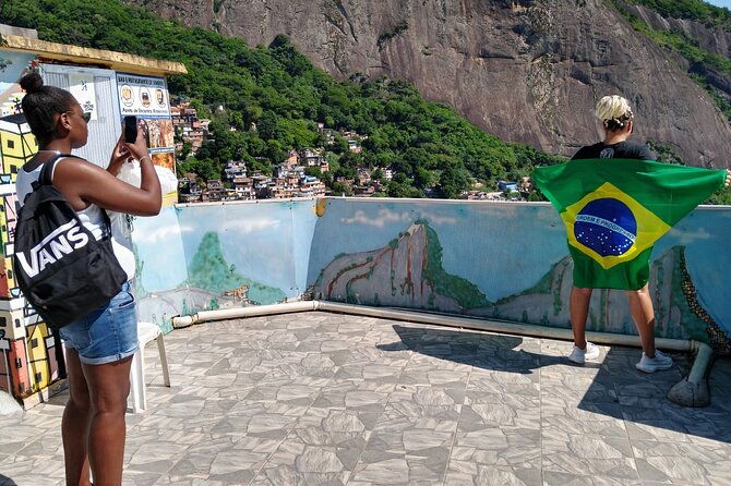 favela-walking-tour-in-rio-de-janeiro