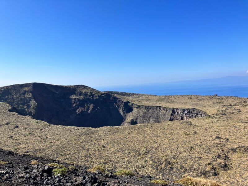 feel-the-volcano-by-trekking-at-mt-mihara