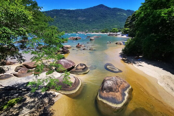 feiticeiras-waterfall-beaches-of-enseada-das-estrelas-full-day-private-hike