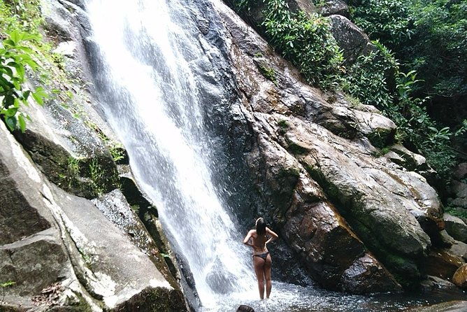 feiticeiras-waterfall-beaches-of-enseada-das-estrelas-full-day-private-hike