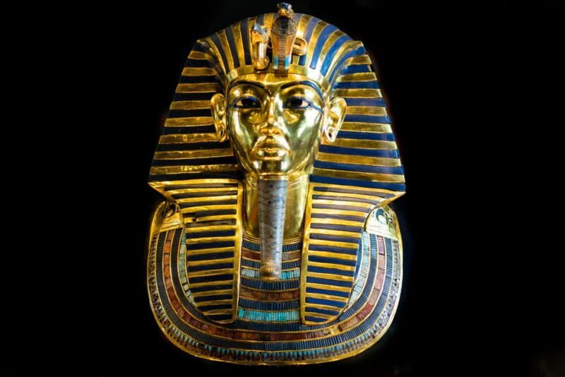 Female Guide To Pyramids of Giza, Egyptian Museum and Bazaar - Exploring the Highlights of the Tour