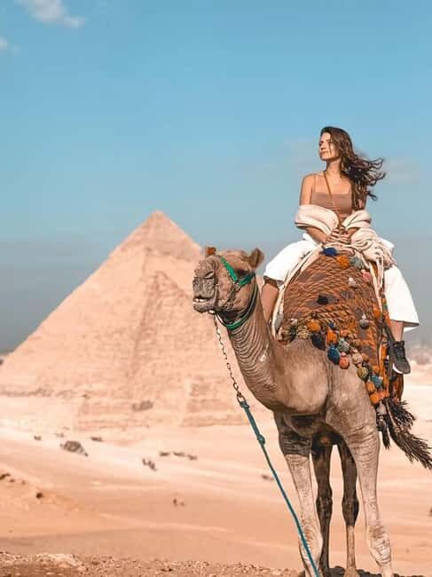 Female-Guided Pyramids, Bazaar, and Museum Tour - Key Points