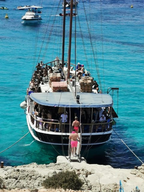 fernandes-cruise-to-blue-lagoon-in-comino-and-gozo-2