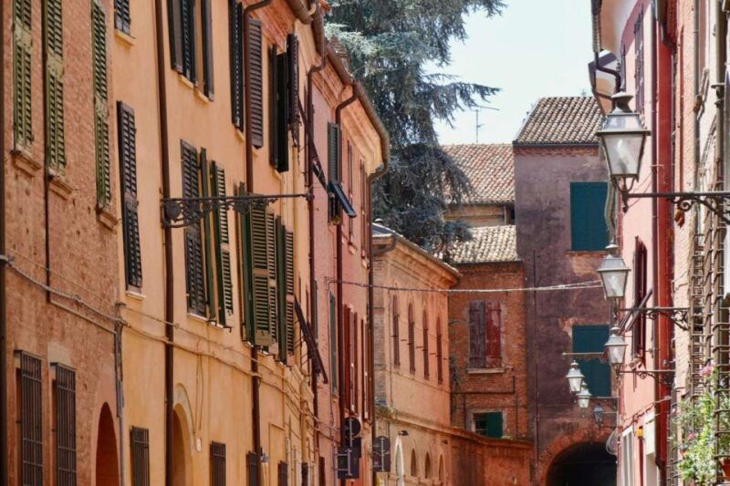 ferrara-2-hour-city-center-walking-tour