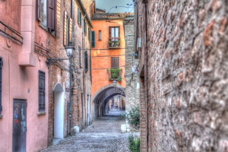 ferrara-2-hour-city-center-walking-tour