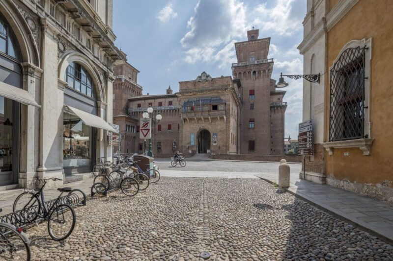 ferrara-city-highlights-walking-tour-with-local-guide