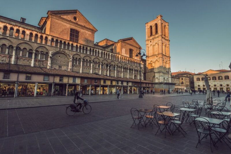 ferrara-guided-city-highlights-walking-tour