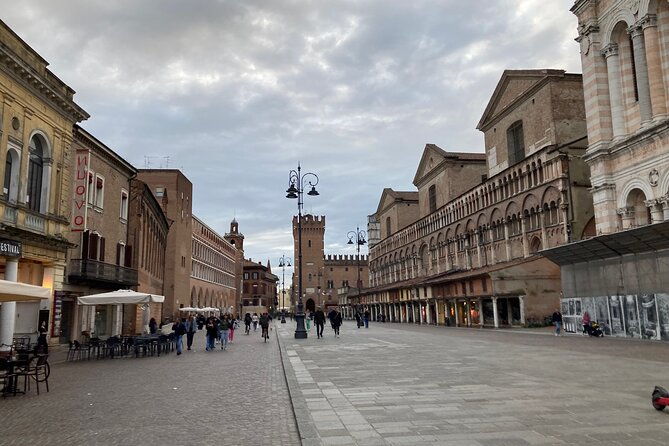 ferrara-highlights-private-tour-by-night