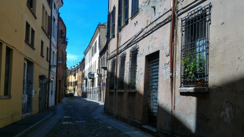 Ferrara: Medieval Ferrara and the Jewish Ghetto Walking Tour - Practical Tips for Your Tour