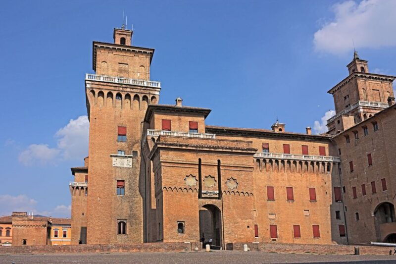 ferrara-private-walking-tour-with-local-guide