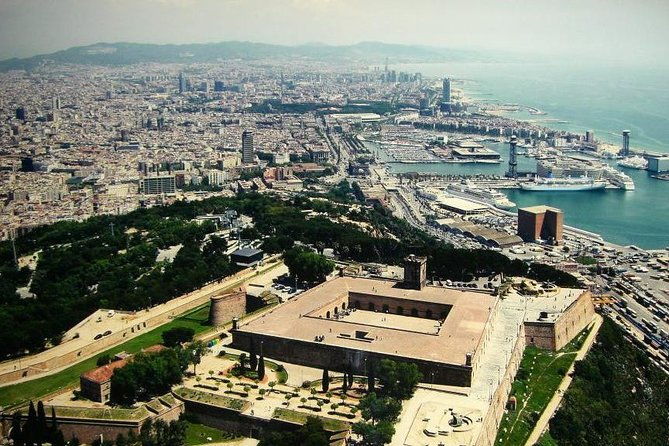 ferrari-driving-experience-in-the-urban-f1-circuit