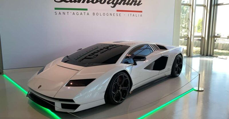 ferrari-lamborghini-museums-pagani-museum-factory-lunch