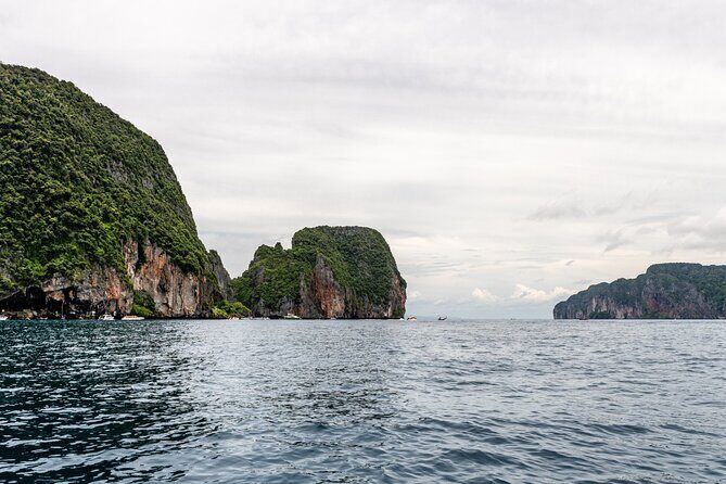 Ferry Tickets between Krabi Town and Koh Phi Phi - An In-Depth Look at the Ferry Experience