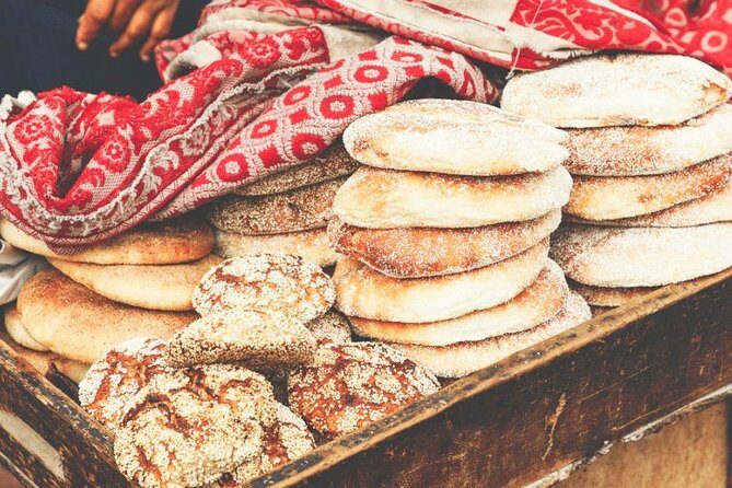 Fes Food Tour - Starting at Bab Boujloud: Setting the Scene