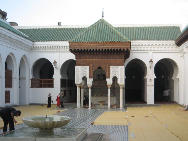 Fes Private Guided Tour With Luxury Car - Key Points