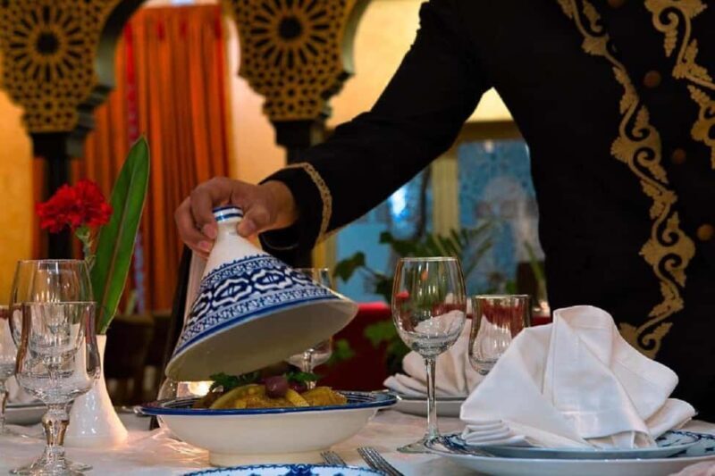 Fes : Unforgettable Dinner Show Experience with hotel pickup - Key Points