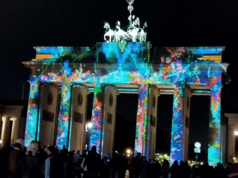 "Festival of lights" Rickshaws Tour Start Brandenburger Tor - A Closer Look at the Festival of Lights Rickshaw Tour