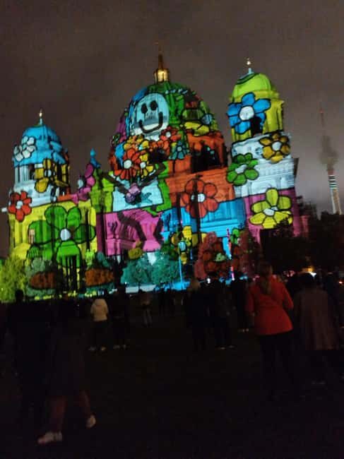 "Festival of lights" Rickshaws Tour Start Brandenburger Tor - The Sum Up