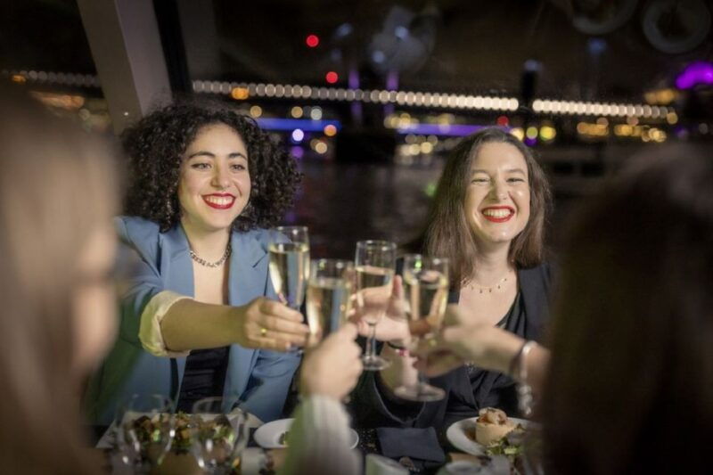 festive-london-new-years-eve-3-course-dinner-cruise