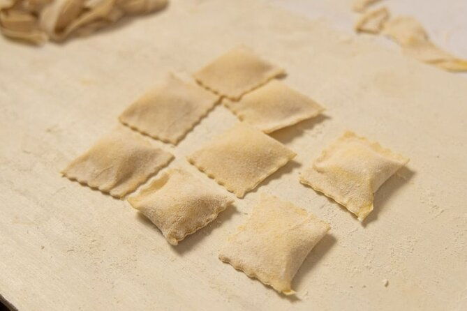 fettuccine-ravioli-and-tiramisu-cooking-class-in-rome-2