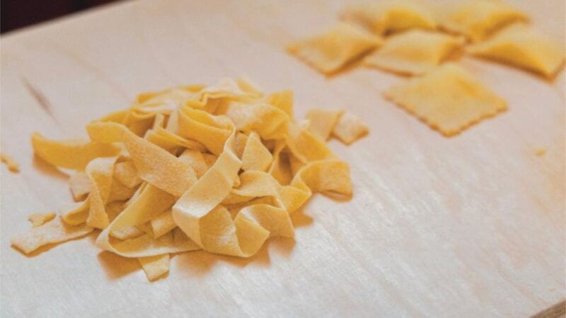 fettuccine-ravioli-and-tiramisu-pasta-making-in-rome