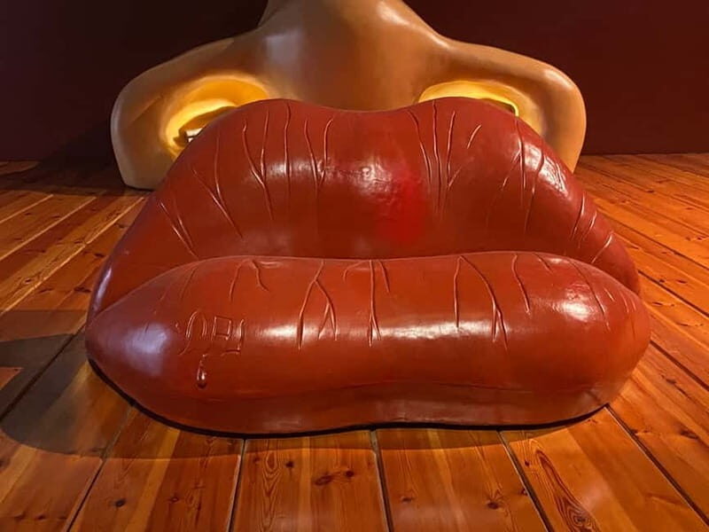 Figueres & Dali Museum Walking Tour with Tickets - The Guided Experience: Who Will Love It?