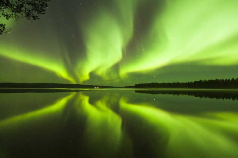 finnish-laplands-capture-the-auroras-in-arctic-nature