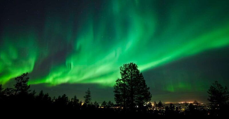 finnish-laplands-capture-the-auroras-in-arctic-nature