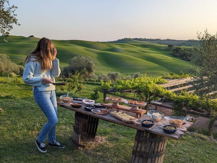 fiorentina-steak-communal-dinner-ancient-tuscan-farmhouse