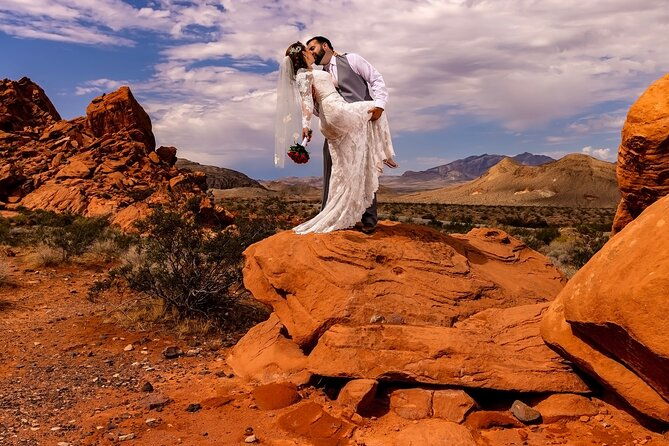 fire-rock-wedding-at-redstone-dune-trails