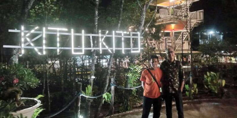 firefly-watching-with-dinner