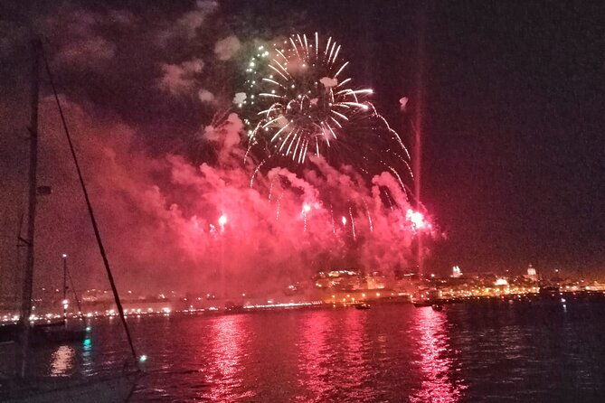 fireworks-and-open-bar-in-new-years-eve-cruise-in-lisbon