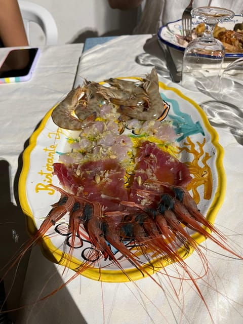 fireworks-show-on-the-sea-of-cetara-by-boat-with-drink