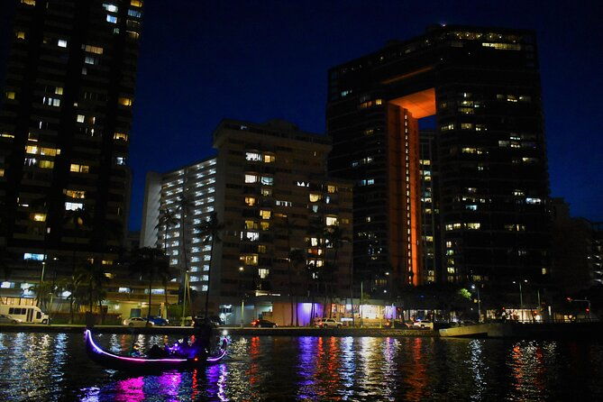 fireworks-waikiki-gondola-cruise-lots-of-fun