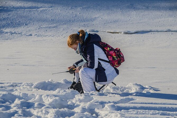 first-ice-fishing-experience-in-rovaniemi
