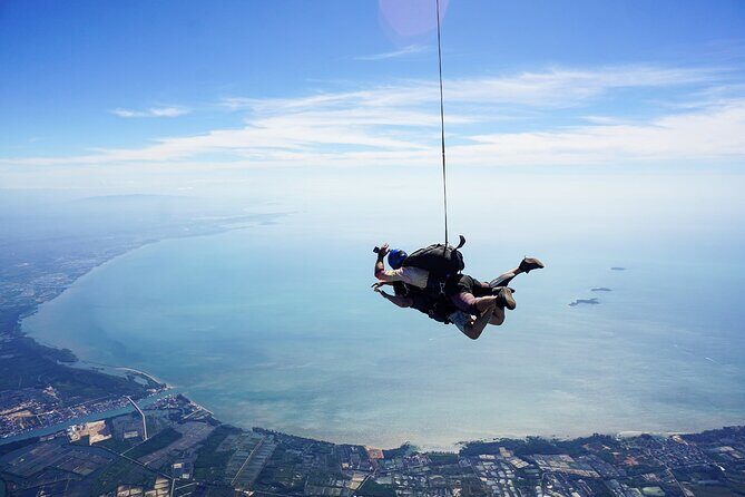 First Jump Tandem Skydive Pattaya Include Pickup Transfer - Frequently Asked Questions
