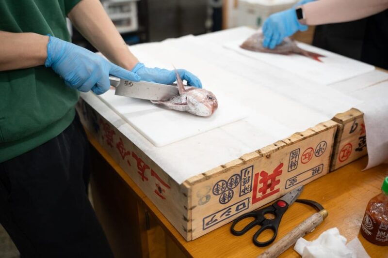 fish-cutting-class