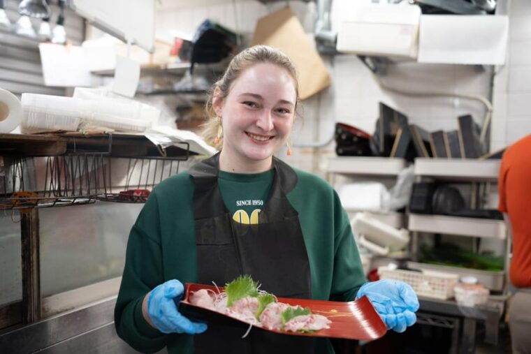 fish-cutting-class