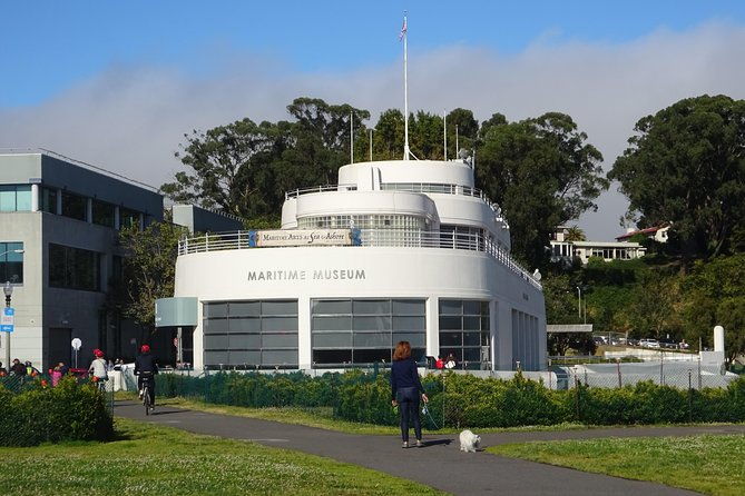 fishermans-wharf-self-guided-walking-tour-and-hunt