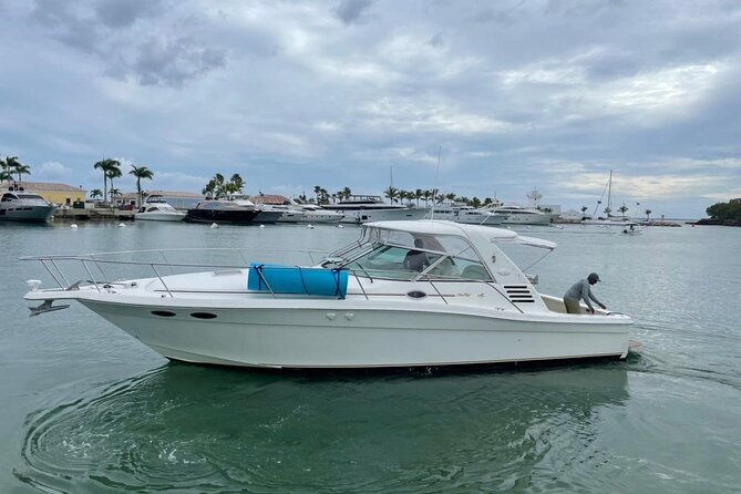 fishing-and-eating-straight-from-the-sea-saona-island-and-palmilla